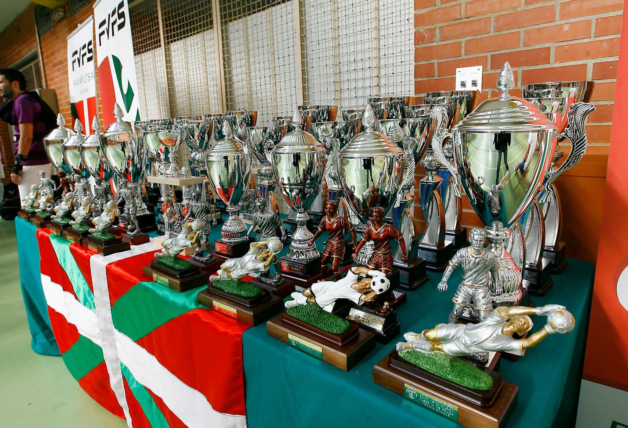 Entrega de Trofeos. Alrededor de 200 personas confirman su presencia. Listado de premiados. Sábado 18 de junio a las 19:00 horas en el polideportivo de Judimendi.